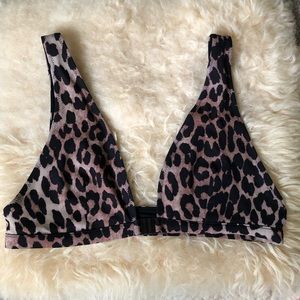 Ganni leopard print triangular bikini top. Size36/small.